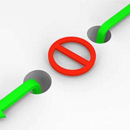 Red circle bisecting green arrows